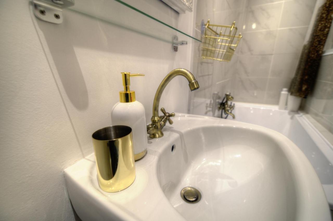 Les Petits Boudoirs De Savoie Lägenhet Chambéry Exteriör bild
